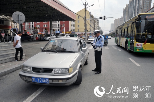 哈尔滨市交警等部门对大发市场周边开展交通环境综合治理