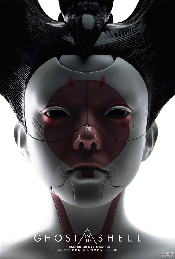 《攻壳机动队》真人电影新剧照 寡姐破窗而进太霸气