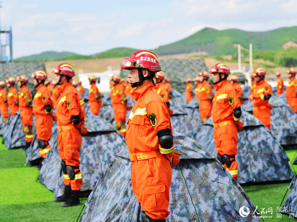 黑龙江省公安消防总队组织开展2018年跨区域地震救援实战拉动演练