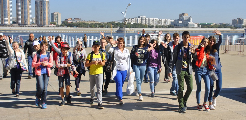 每天，都有大批游客從對岸的布拉戈維申斯克市來到黑河