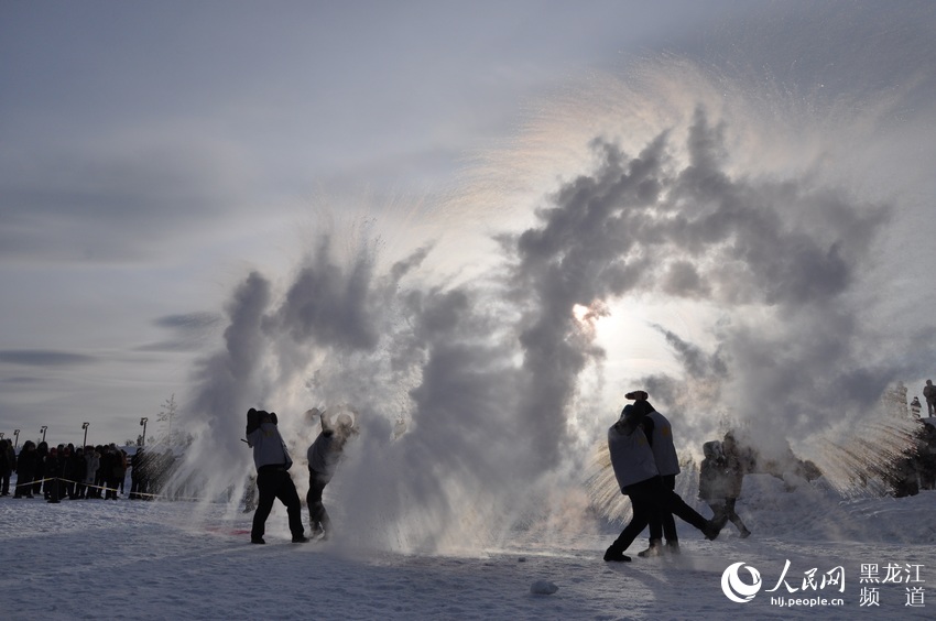 漠河迎-43.5℃入冬最低温 神州北极“泼水成冰”(组图)【10】