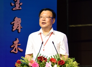 黑龍江省工業和信息化廳黨組成員、副廳長梁祥利致辭