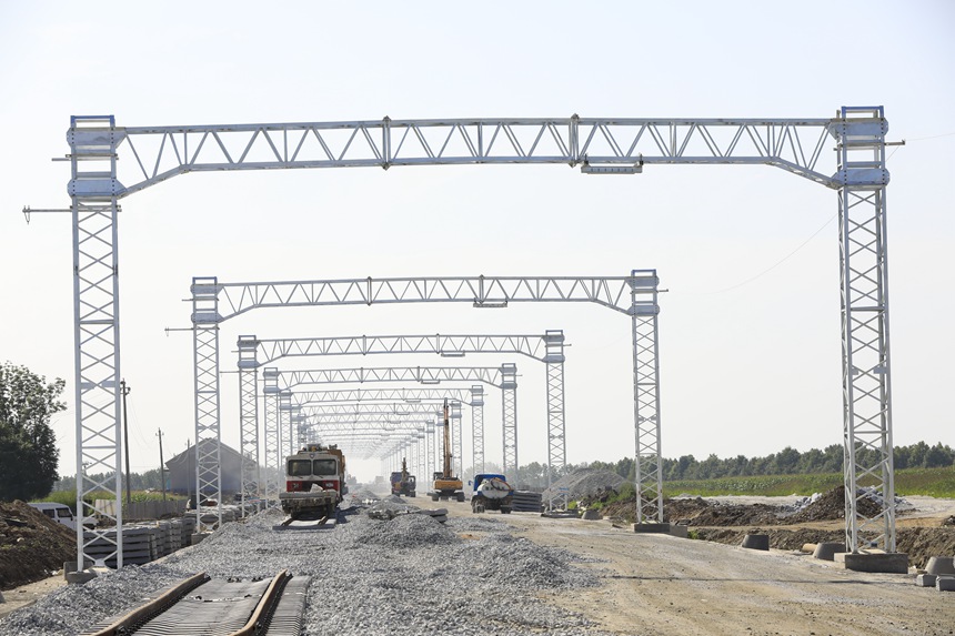 我國在建最東端快速鐵路改造工程佳鶴鐵路開始鋪軌【4】