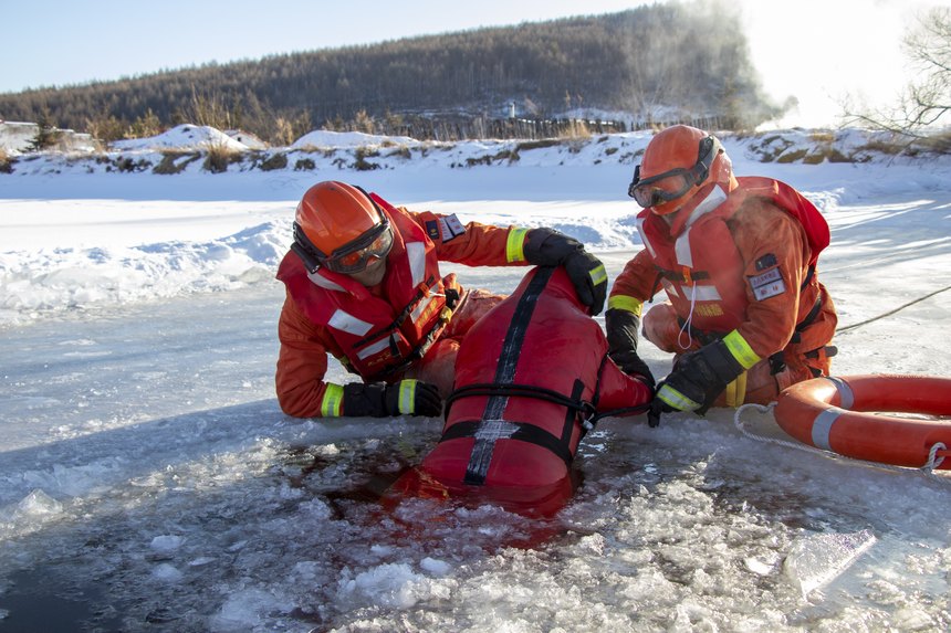 零下30℃！大興安嶺地區森林消防指戰員開展冰域事故救援實戰演練【5】