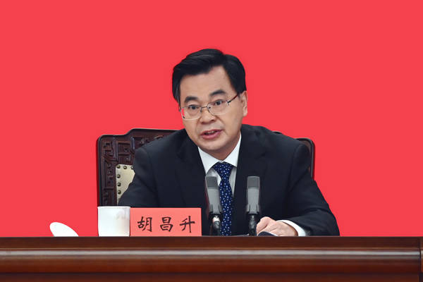 省委副书记、省长胡昌升回答有关提问。