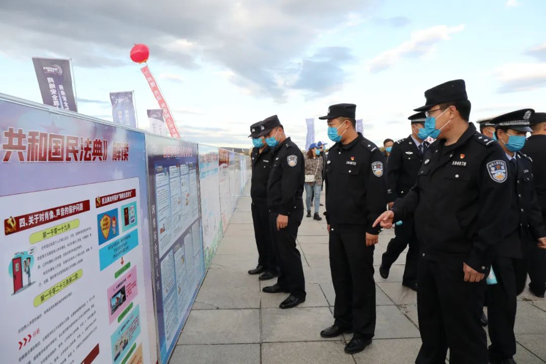 http://staticres.hljnews.cn/hljrb/20220906/hljrb_2_202009e93eec59-8f7e-441a-afe6-e8fe1576d0a6.jpg