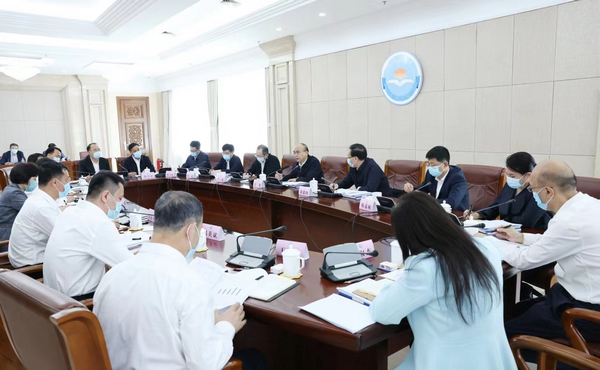 9月8日上午，省委书记、省人大常委会主任许勤与省工商联新一届领导班子成员座谈。