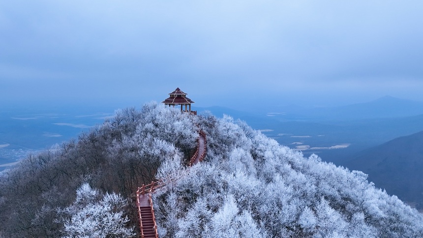 黑龙江饶河：大顶子山银装素裹 雪景如画