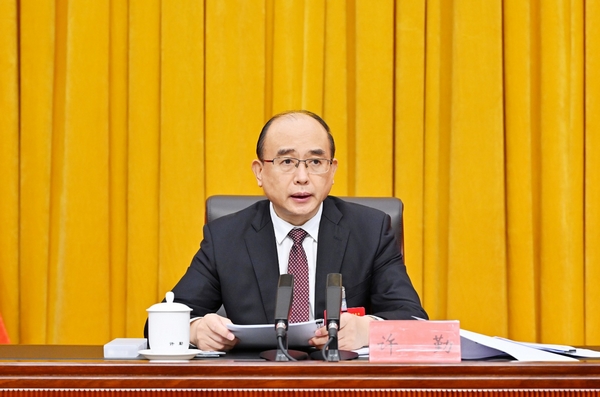12月28日，中国共产党黑龙江省第十三届委员会第三次全体会议在哈尔滨举行。省委书记许勤讲话。