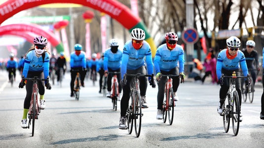 肇源县举办首届半程马拉松暨城市自行车赛