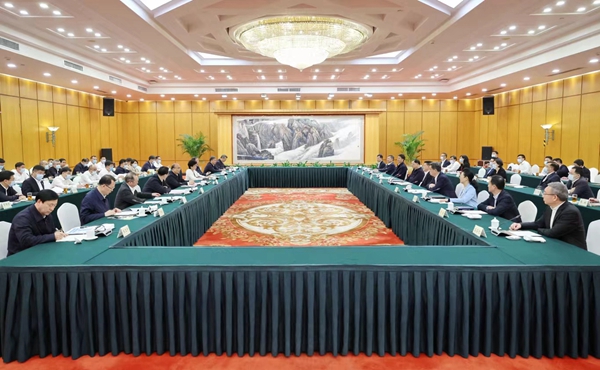 黑龙江省党政代表团与深圳市举行工作座谈会