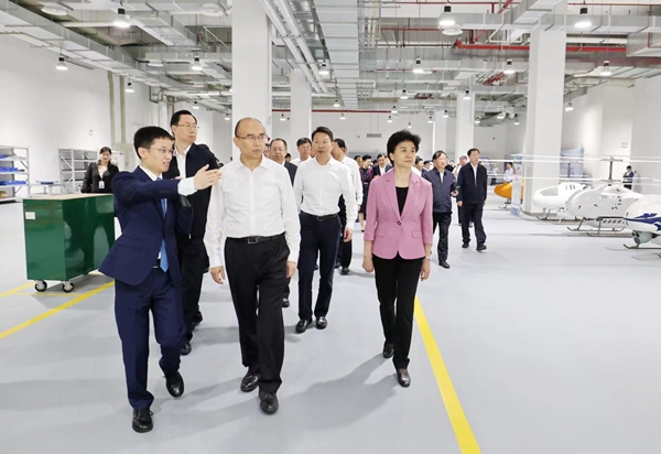 黑龙江省党政代表团在深圳市联合飞机科技有限公司考察