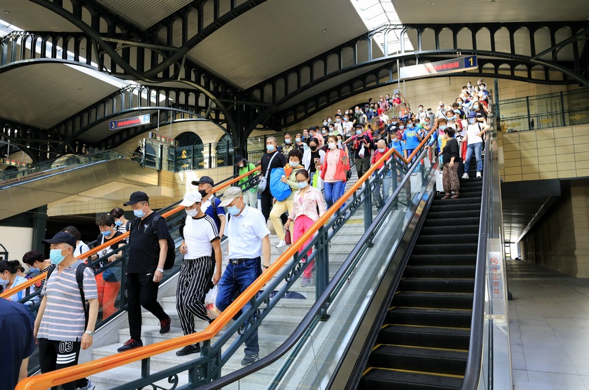 哈鐵“端午”小長假運輸6月21日正式啟動