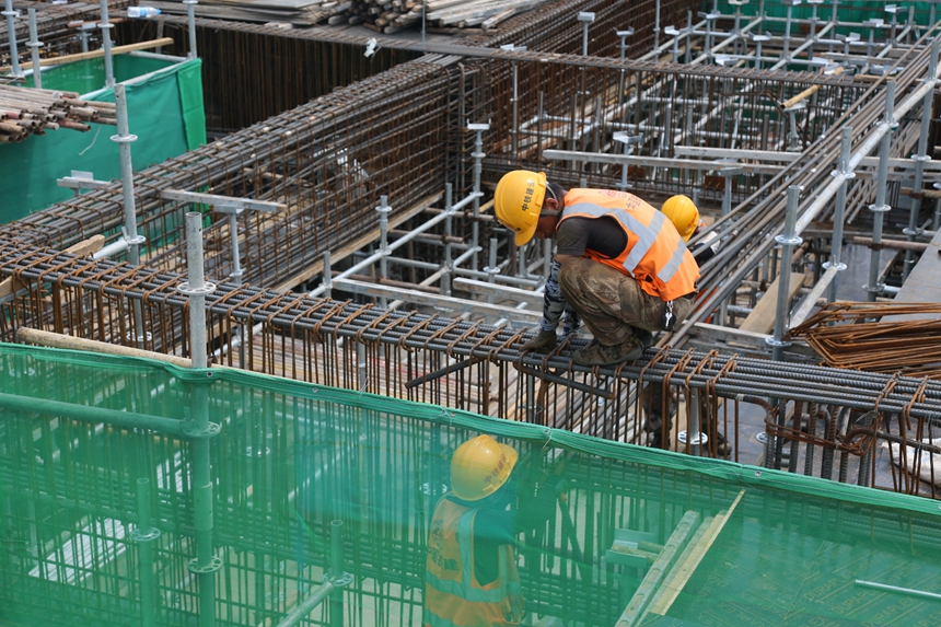 我國在建最北高鐵首座站房主體結構封頂