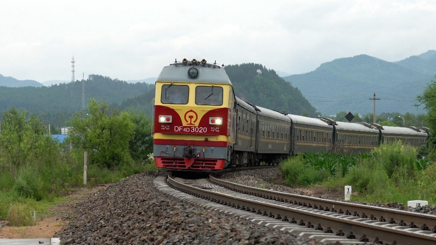 全國各地到達黑龍江旅游專列突破100列