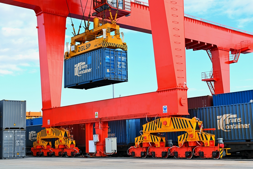 满洲里铁路口岸中欧班列开行十周年 