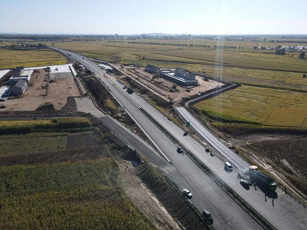 中國鐵建大橋局四公司吉黑高速哈五段A1標項目 施工現場。圖片由中國鐵建大橋局四公司提供