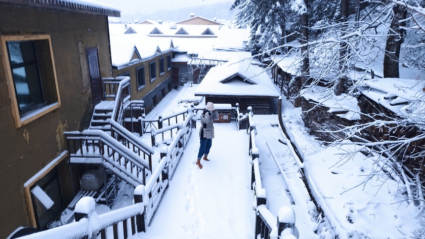 雪乡披银装