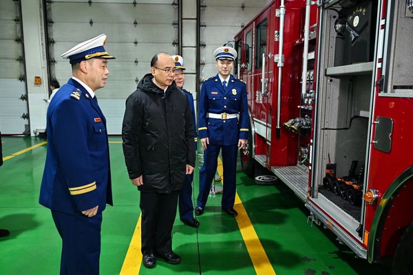 許勤來到哈爾濱市南崗區消防救援大隊調研消防救援工作