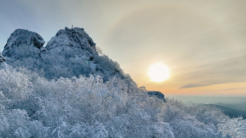 黑龙江集贤：雪后山川景色新