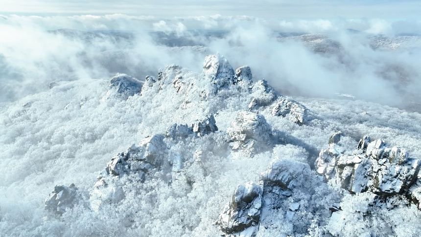 黑龙江集贤：雪后山川景色新