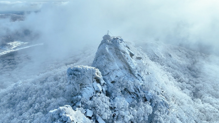 黑龙江集贤：雪后山川景色新