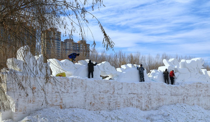 佳木斯市“冰雪大世界”紧锣密鼓建设中