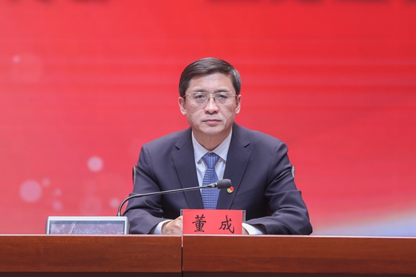黑龙江省教育厅党组成员、副厅长董成。石启立摄