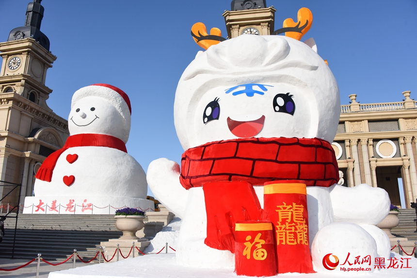 “小紅帽”回來了！哈爾濱音樂公園大型露天雪人落成