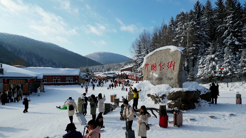中国雪乡景区今冬入园游客突破50万人次