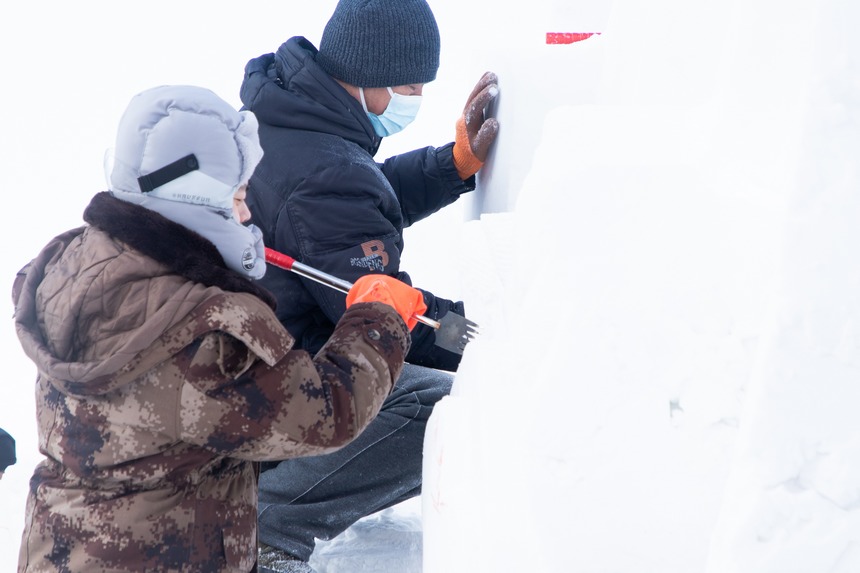 黑河市第六屆“浪漫雪城·童話黑河”小微雪雕創意設計比賽開幕