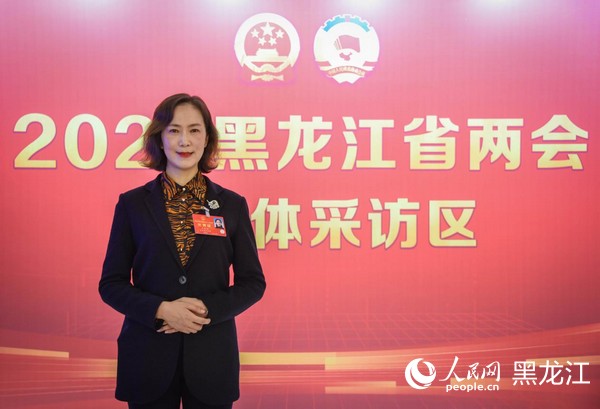 黑龍江省人大代表、同江市經濟合作促進中心副主任尤婷婷。人民網記者 蘇靖剛攝