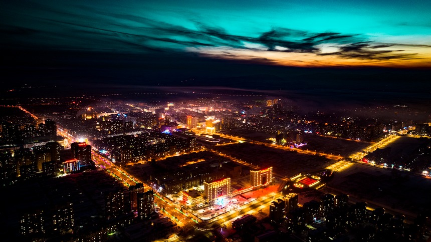 新春走基層︱黑龍江海林：小城夜色美 照亮回家路