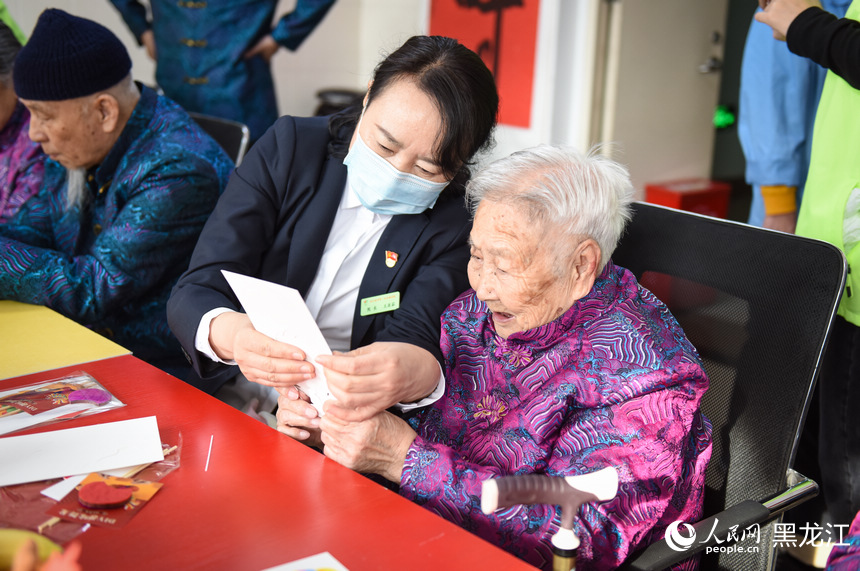 新春走基层丨福利院里的幸福年