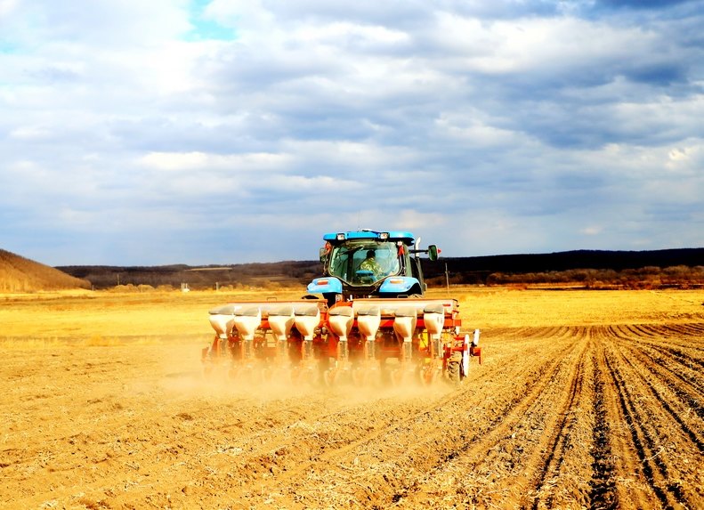 系统梳理了适合黑龙江省生产实际的生态农业十种栽培模式，供广大农民选择应用。