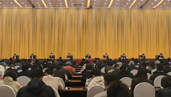 黑龙江省推动工业领域设备更新工作视频会议现场。（人民网 刘婷摄
