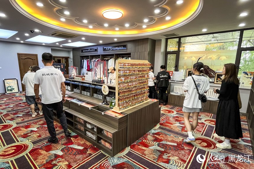 “鹤城”有约丨文创产品增添文旅消费新活力