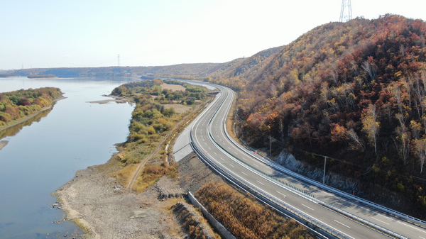 国道丹阿星空体育官网公路黑河至卧牛湖段改扩建工程正式通车(图3)