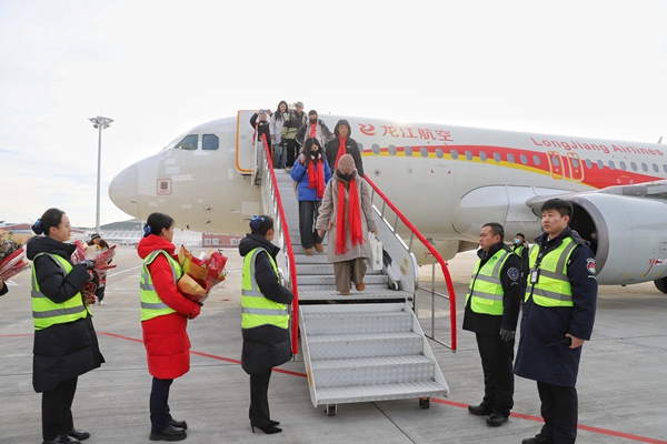 客機平穩降落在綏芬河東寧機場