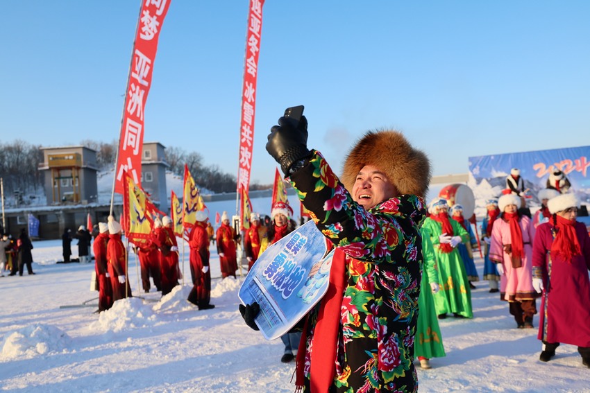 黑河市启动冰雪旅游“百日行动”暨“极境冰雪 蝶舞黑河”冰雪季
