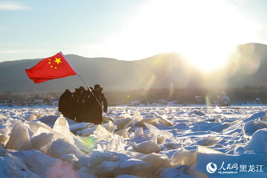 极寒-40°C，他们在祖国“东极”迎接2025年第一缕阳光