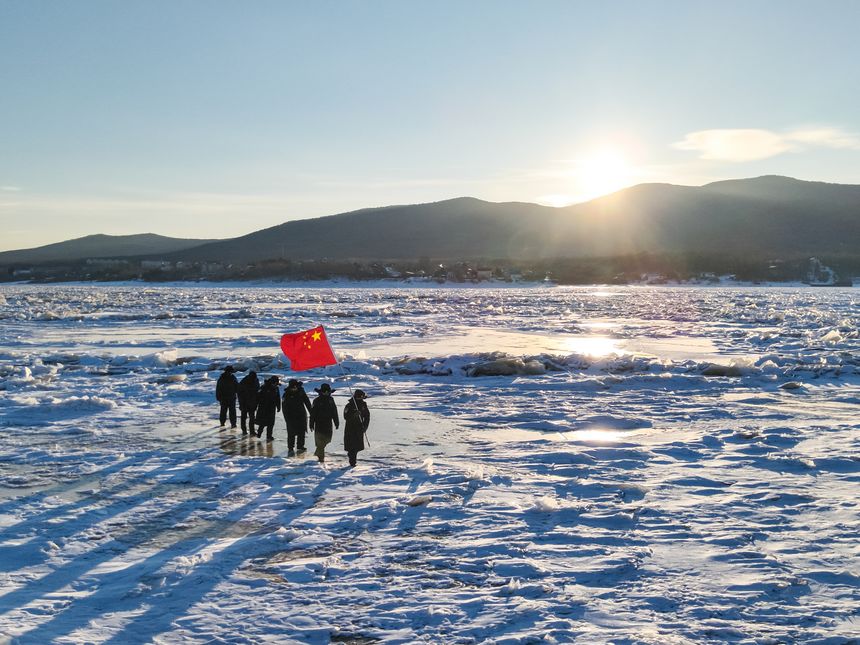 极寒-40°C，他们在祖国“东极”迎接2025年第一缕阳光