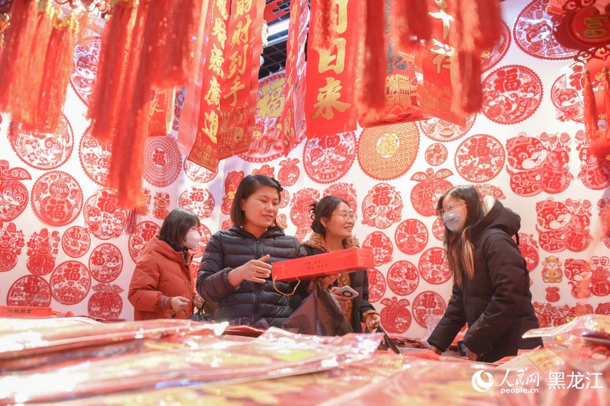 新春走基层｜哈尔滨：迎新春、备年货 大街小巷年味浓