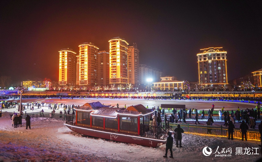 首届伊春冰雪日暨第十四届中国·伊春森林冰雪欢乐季。人民网 徐成龙摄