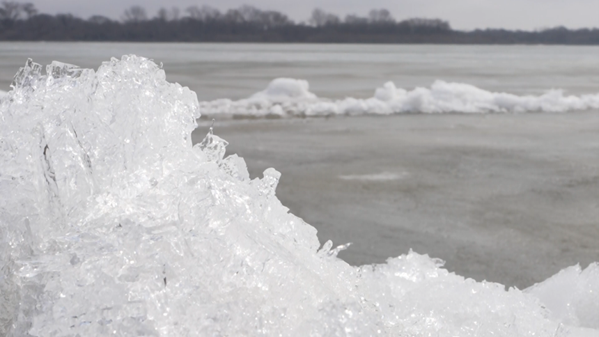 中俄界江烏蘇裡江虎林段迎來“文開江”