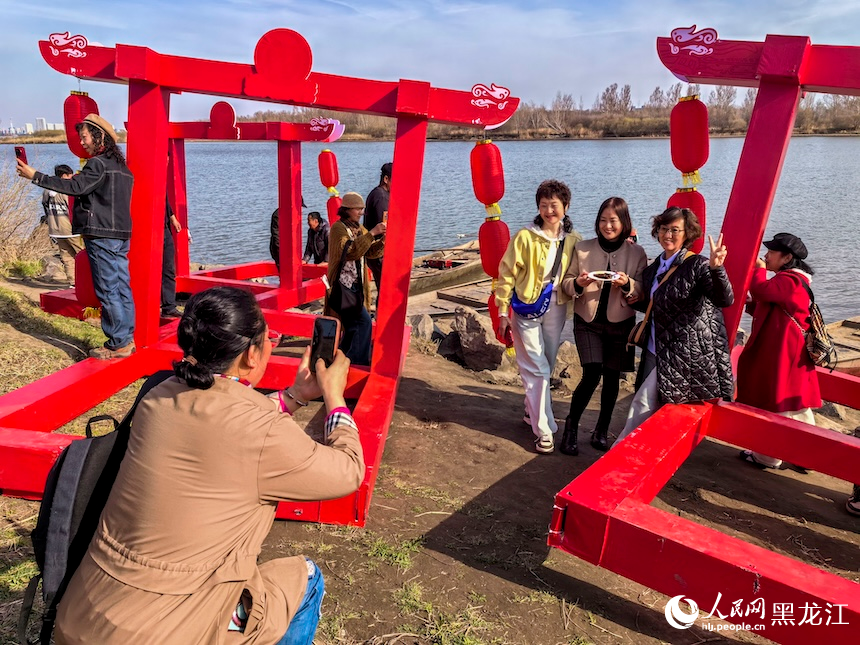 “春水盛景 一江欢歌” 2025哈尔滨市开江民俗文化周启动 