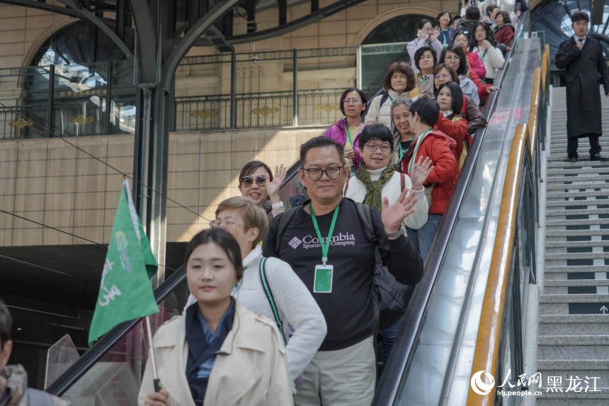 “跟着电影游中国”电影主题旅游专列“伊春号”开行