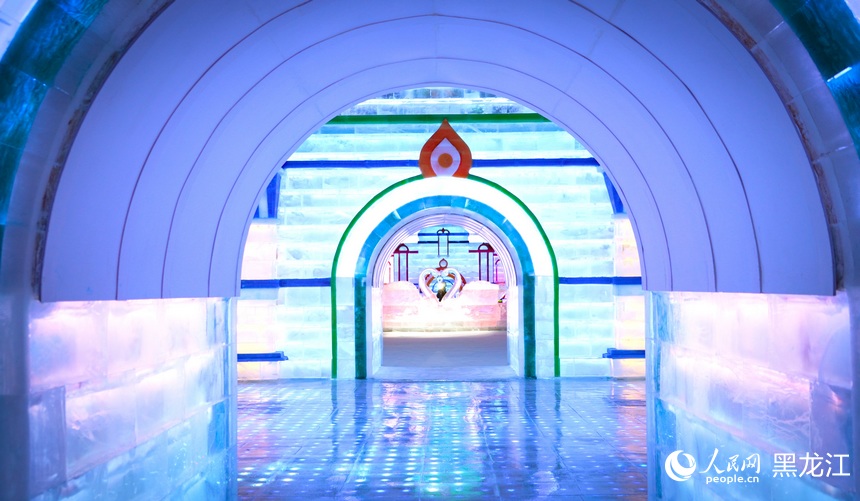 哈尔滨冰雪奇境“四季绽放”。人民网记者 苏靖刚摄