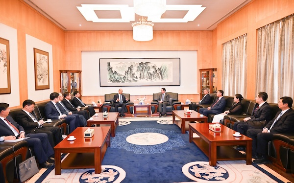 许勤率黑龙江省代表团访问沙特阿拉伯