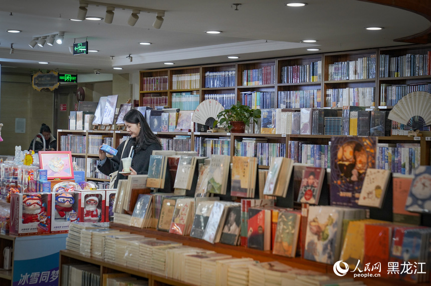 “五一”假期 “冰城”开启阅读模式